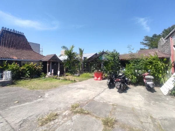 Over Kontrak 5 Tahun Bangunan Eks Resto Coffee Shop Full Furnished 7 A