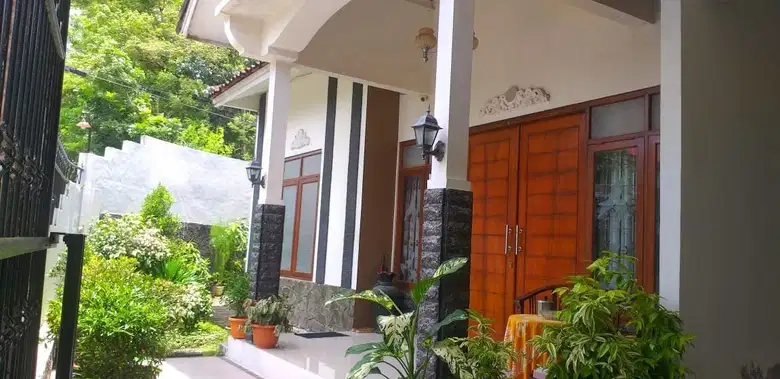 Jual Cepat Rumah Strategis Lingkungan Kost dan Home stay
