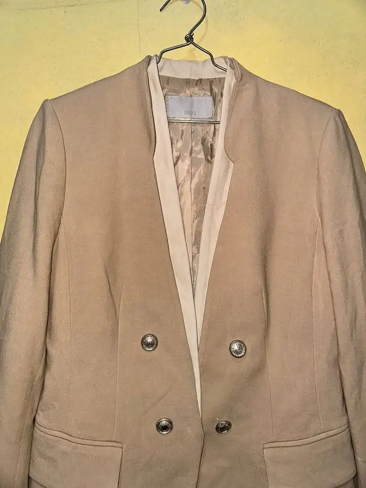 BLAZER KOREA LENGAN BISA STIK BALIK. LANGKA !!! DIJUAL CEPAT BU