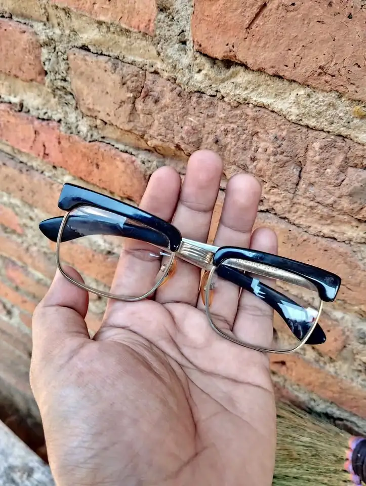 Kacamata vintage club master