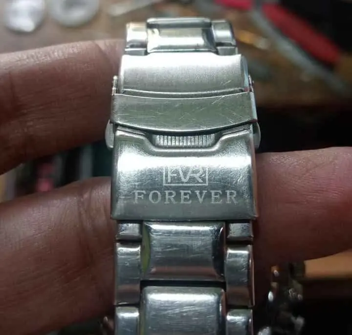 Jam tangan cowok krepyak