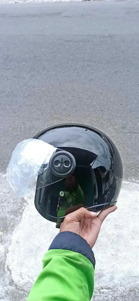 Helm Scoopy hitam busa hitam simpel