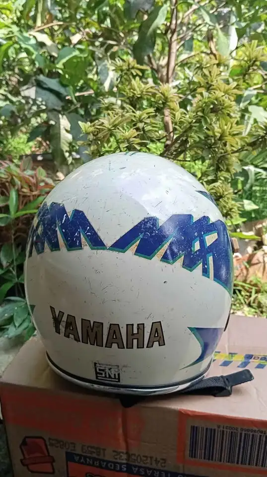 Helm jadul Yamaha lawas
