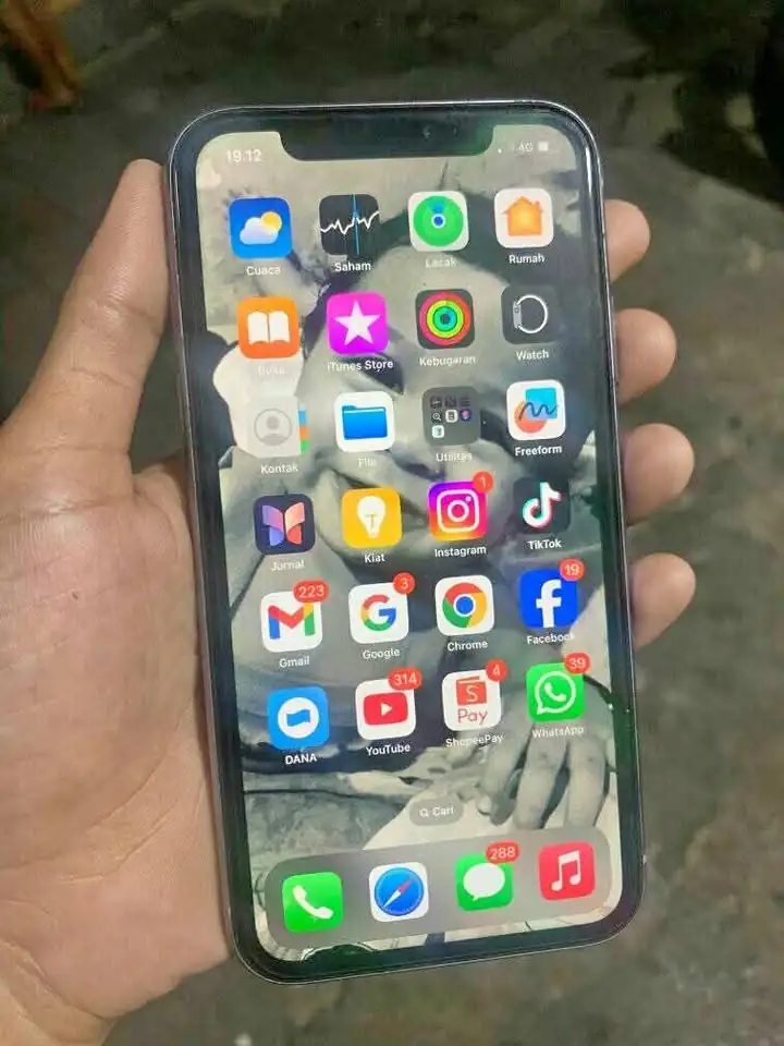 IP 11 64GB PURPLE