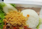 Paket nasi ayam bakar, kremes, geprek