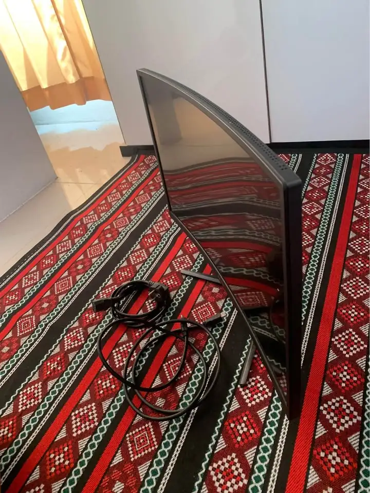 Dijual Cepat! Monitor Gaming Curved MSI G241VC – Normal