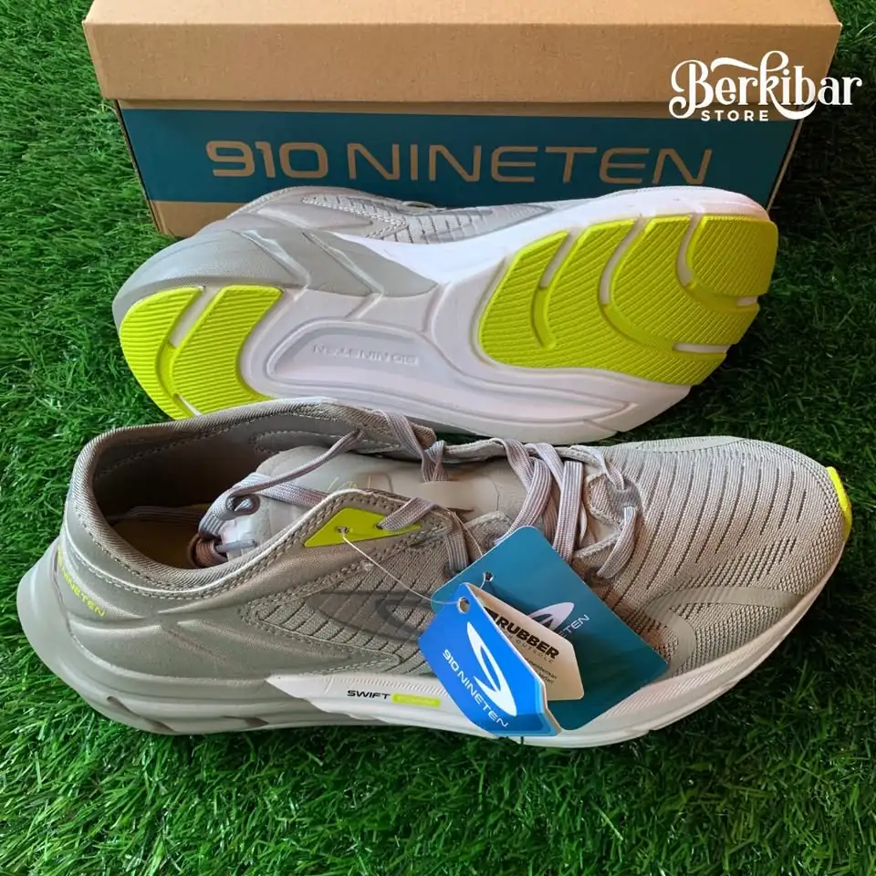 910 Hiroshi Abu Sepatu Running