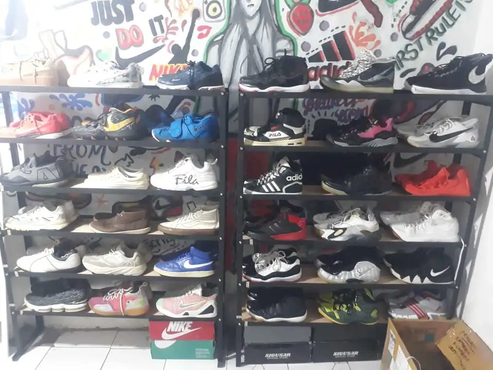 Sepatu bekas brand lokasi Jagakarsa