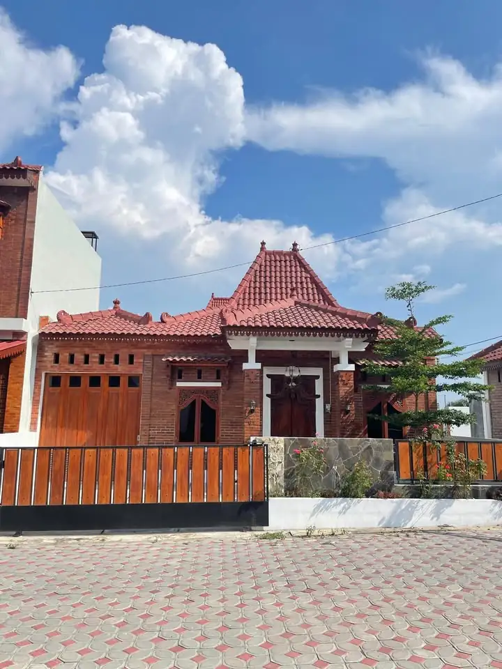 RUMAH KONSEP ETNIK JOGLO DEKAT CANDI PRAMBANAN