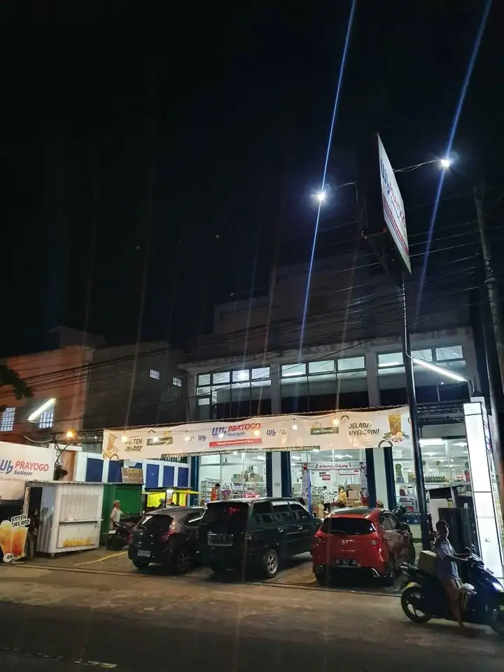 Sewa tempat usaha lapak kosong depan swalayan JL GODEAN KM 14