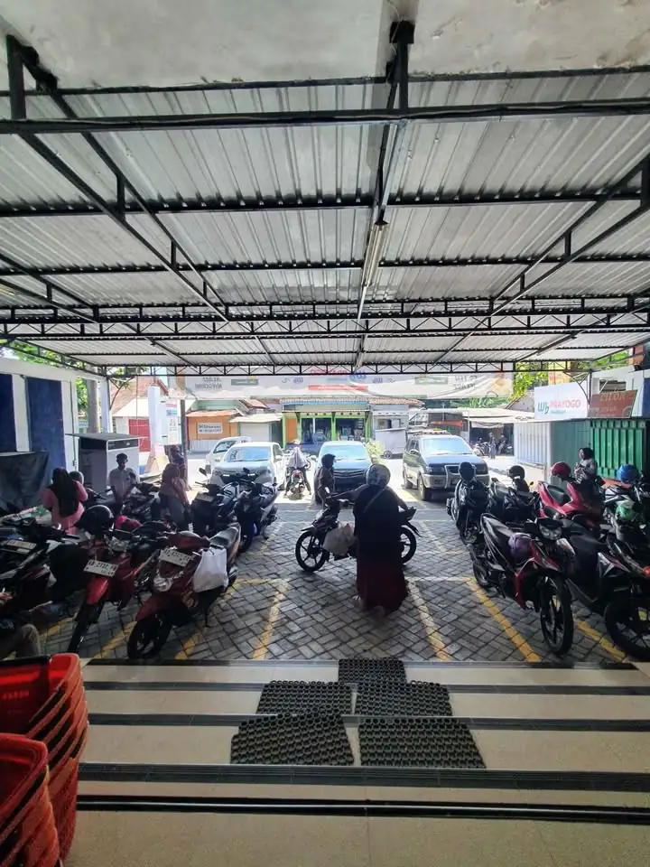 Sewa tempat usaha lapak kosong depan swalayan JL GODEAN KM 14
