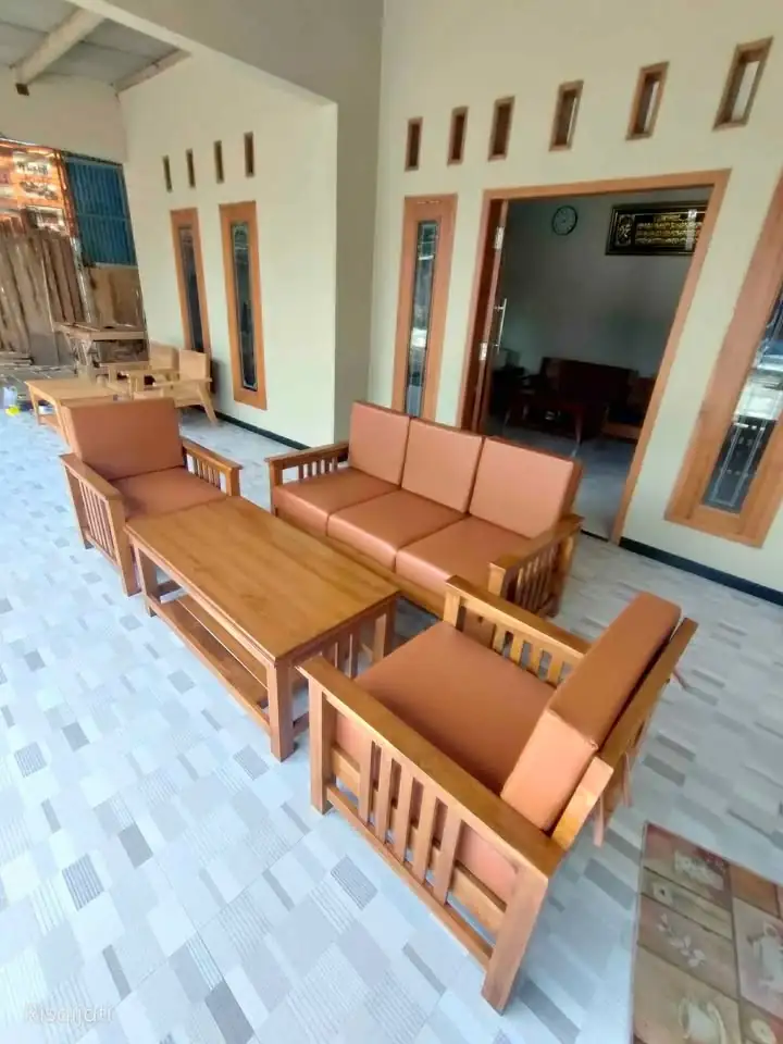 Satu Set Kursi Tamu Minimalis