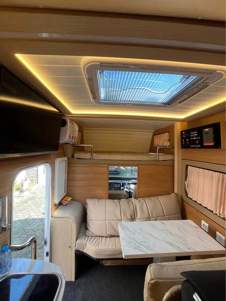 Isuzu Elf NLR85U Modif Campervan