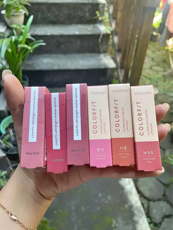 Wardah Ultralight Matte Lipstick 04,10,12