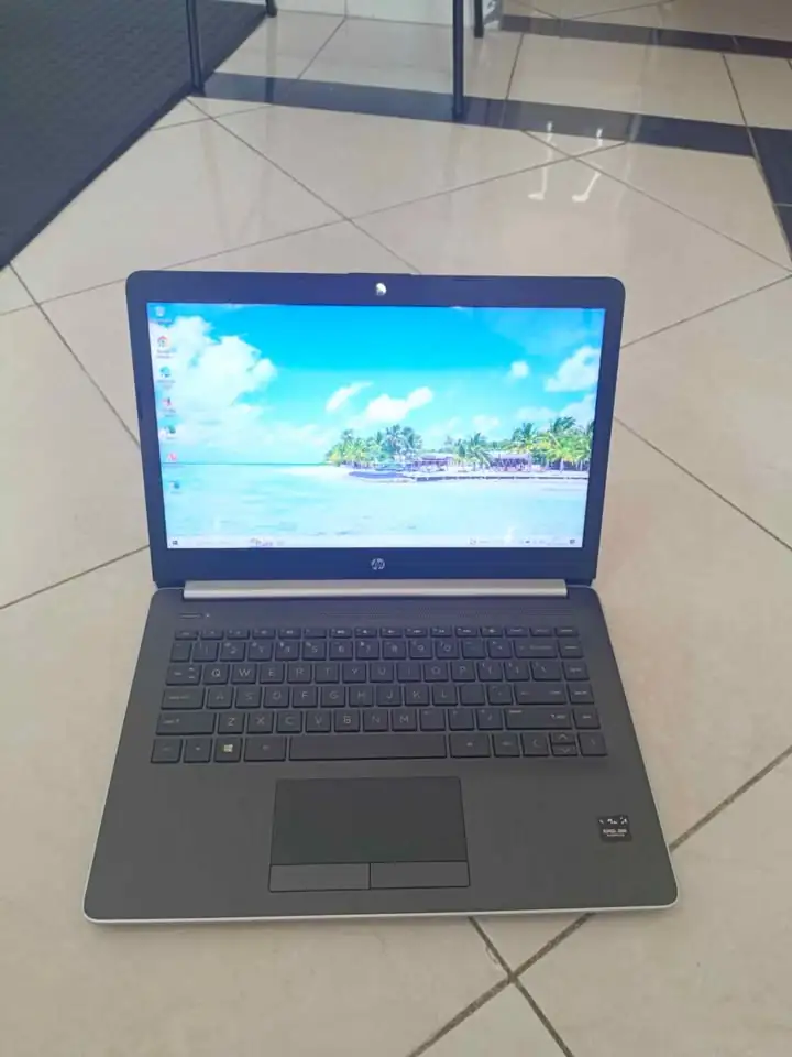 Laptop Slim HP 14-bs016tu Intel Core i3 gen6