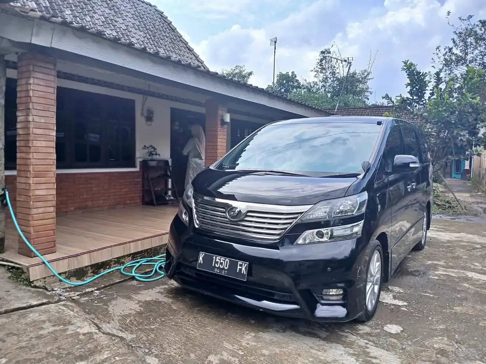 2010 Toyota mobil penumpang
