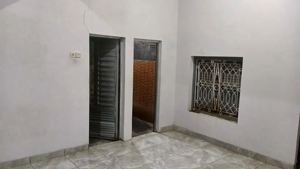 4 KT 2 KM – Rumah 1 bulan 3 jt / 1 tahun 36 jt
