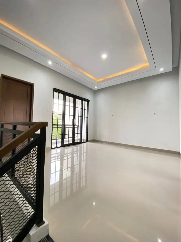 Rumah Mewah 4 KT 3 Kamar mandi