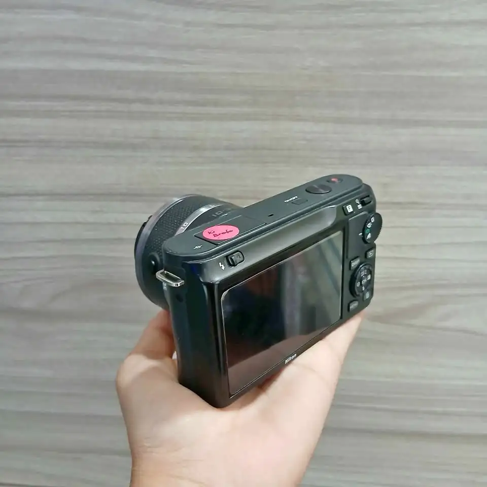 Barang mulus Kamera Nikon J1