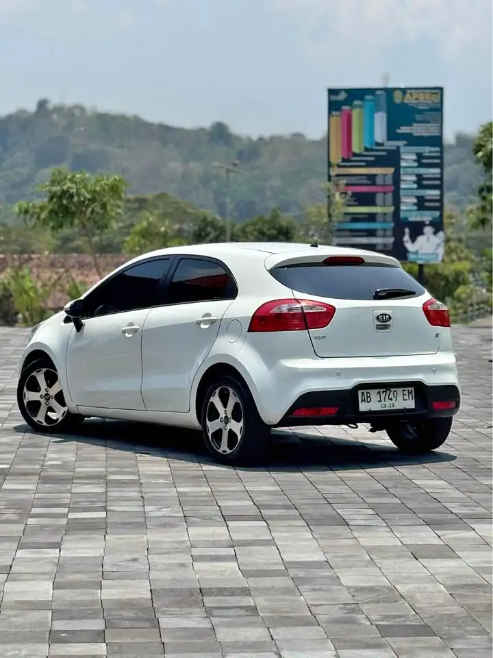 Edisi JUAL unit ISTIMEWA 2013 Kia rio