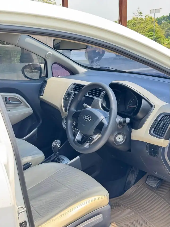 Edisi JUAL unit ISTIMEWA 2013 Kia rio