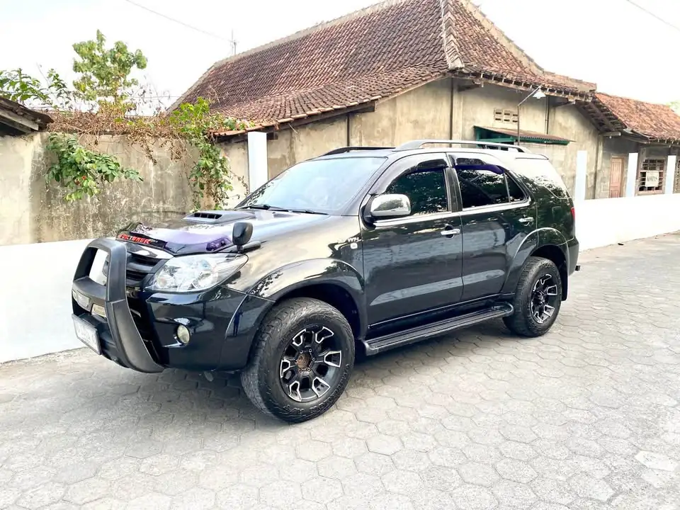 Dijual Fortuner tipe G Luxury A/T bensin