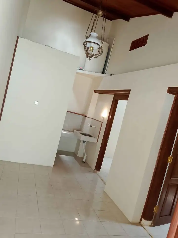4 KT 2 KM – Rumah Kayu 70% jati