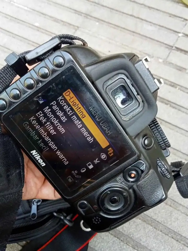 Dijual Nikon d3100 Kondisi baik