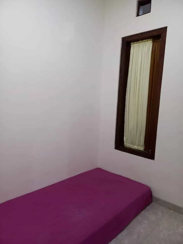 10 KT 10 KM – Rumah /bulan Persewaan