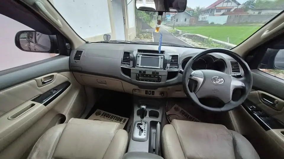2012 Toyota fortuner 2.7 trd s matic