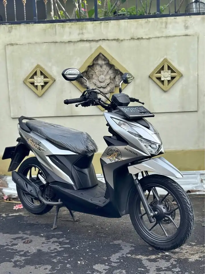 2020 Honda beat street