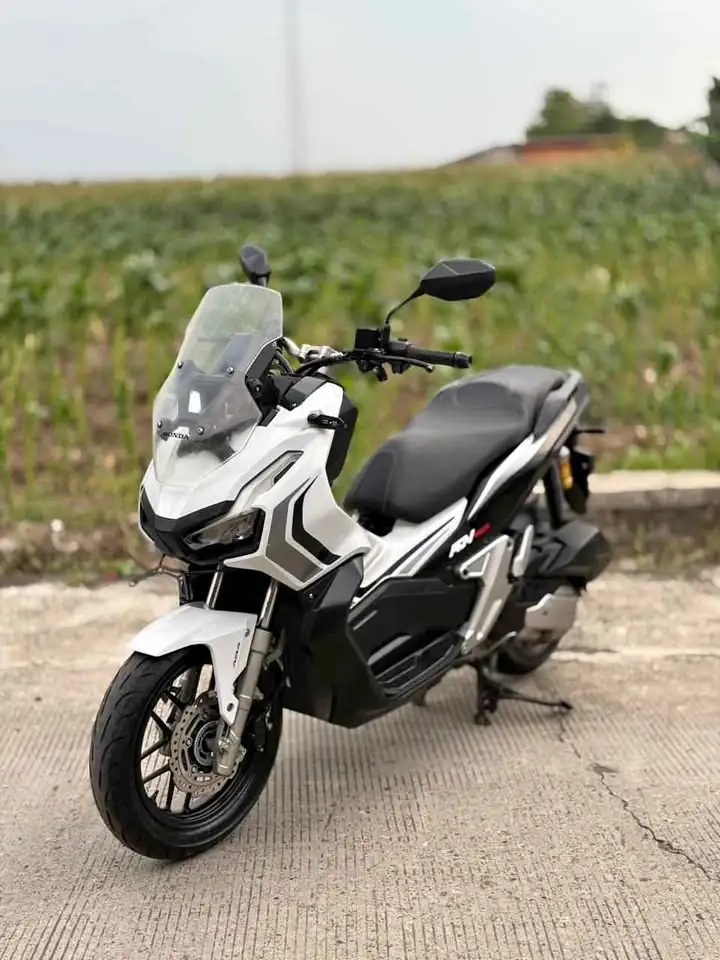 Honda ADV type Abs tahun 2020