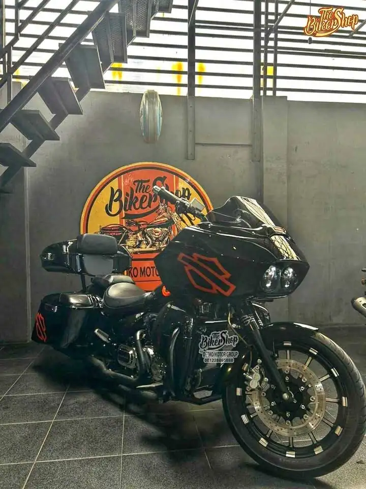 2022 V16 Road Glide
