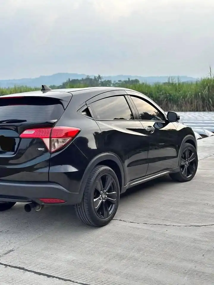 2015 Honda hr-v Butuh duit Rp69.000.000