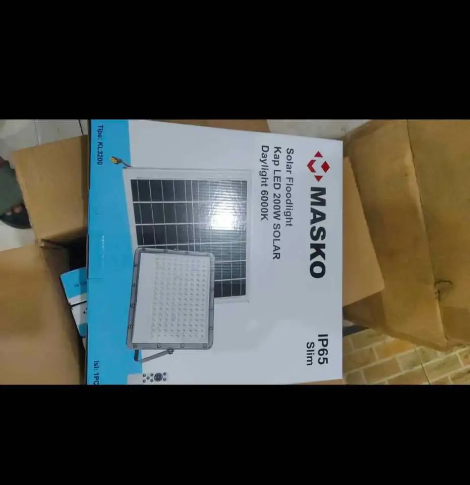 MASKO Lampu LED Tenaga Surya