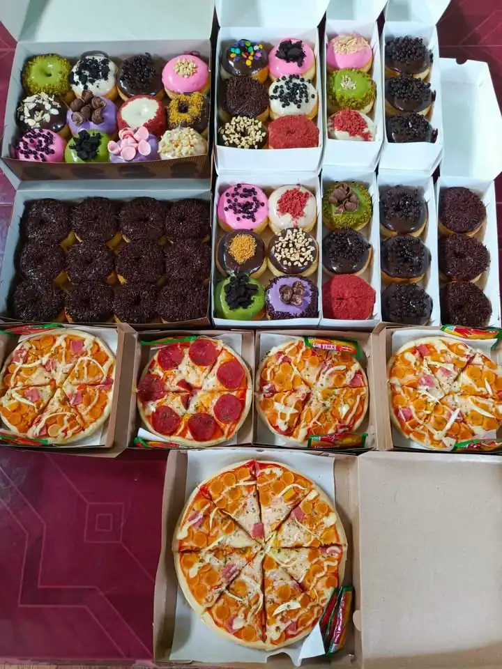 Pizza,donat,bolu ketan hitam
