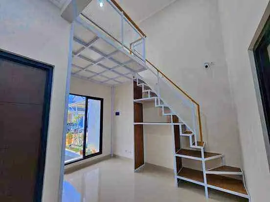 Mezzanine / Kamar Tingkat