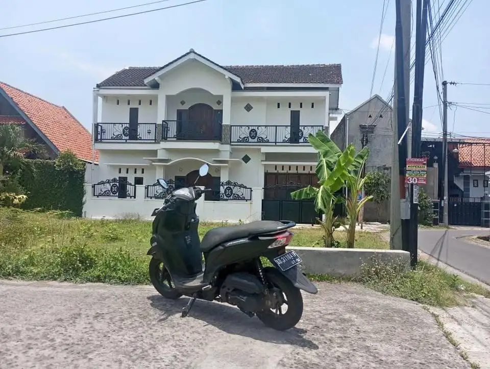 Rumah mewah Karanganyar Kota