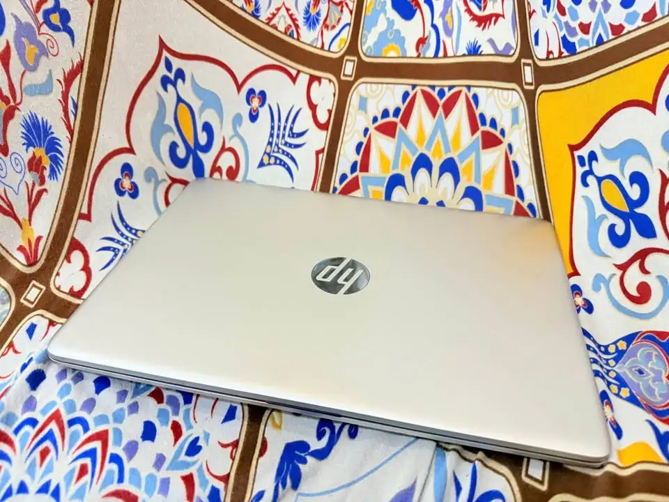 Laptop Desain HP 14s Core i3 gen 10 Ram 8