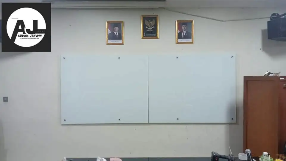 Glassboard/Papan Tulis Kaca & Partisi Almunium DLL
