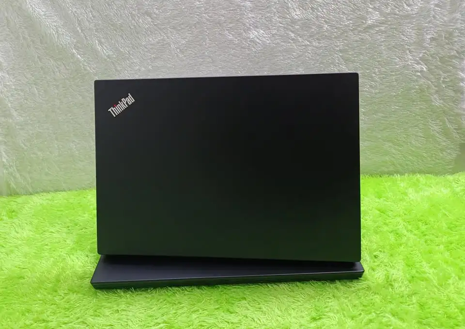 Lenovo Thinkpad T490s Core i7 Gen 8 Ram 32GB SSD 512GB