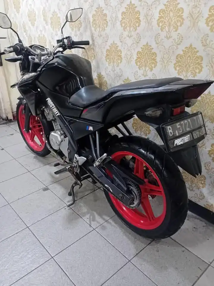 2014 YAMAHA VIXION Pajak Panjang Motor Rawatan Cakep Tinggal Pakai
