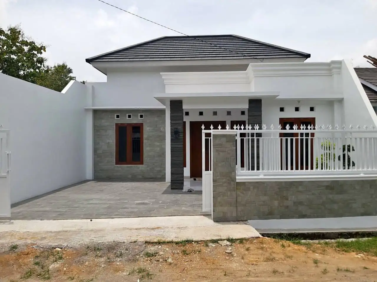 RUMAH CANTIK ESTETIS ELEGAN