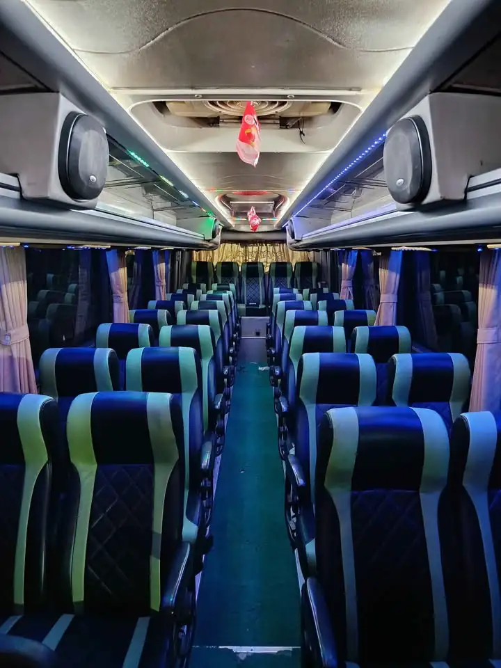 2025 Isuzu bus medium seat 35