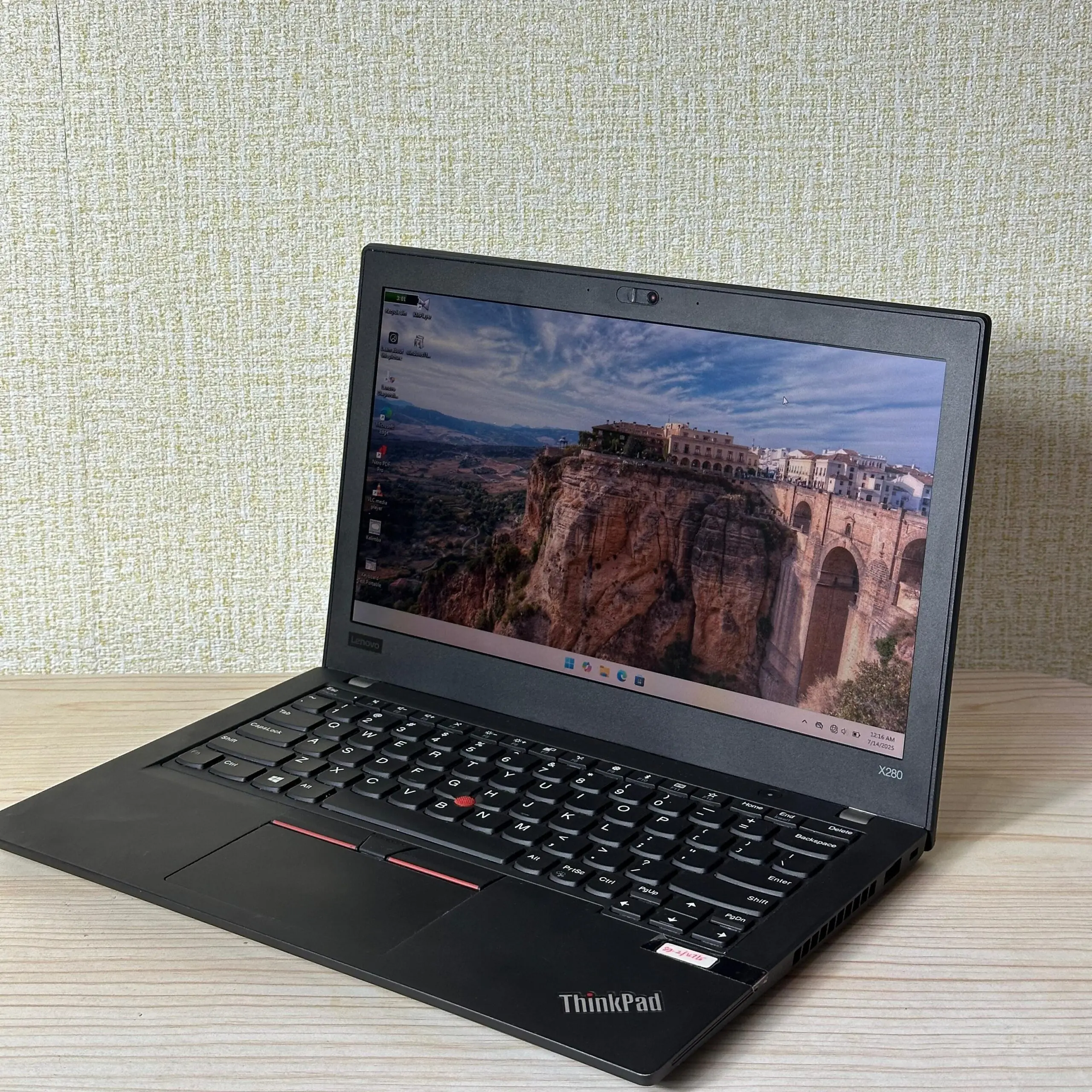Lenovo ThinkPad X280 i5 8GB RAM 256GB SSD 12.5” Normal Bergaransi