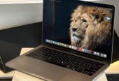 MacBook Pro 13” 2018 Intel Core i7 / 16GB RAM / 256GB SSD