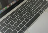 MacBook Pro 13” 2019 Intel Core i7 / 16GB RAM / 512GB SSD