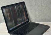 MacBook Pro 13” 2019 Intel Core i7 / 16GB RAM / 512GB SSD