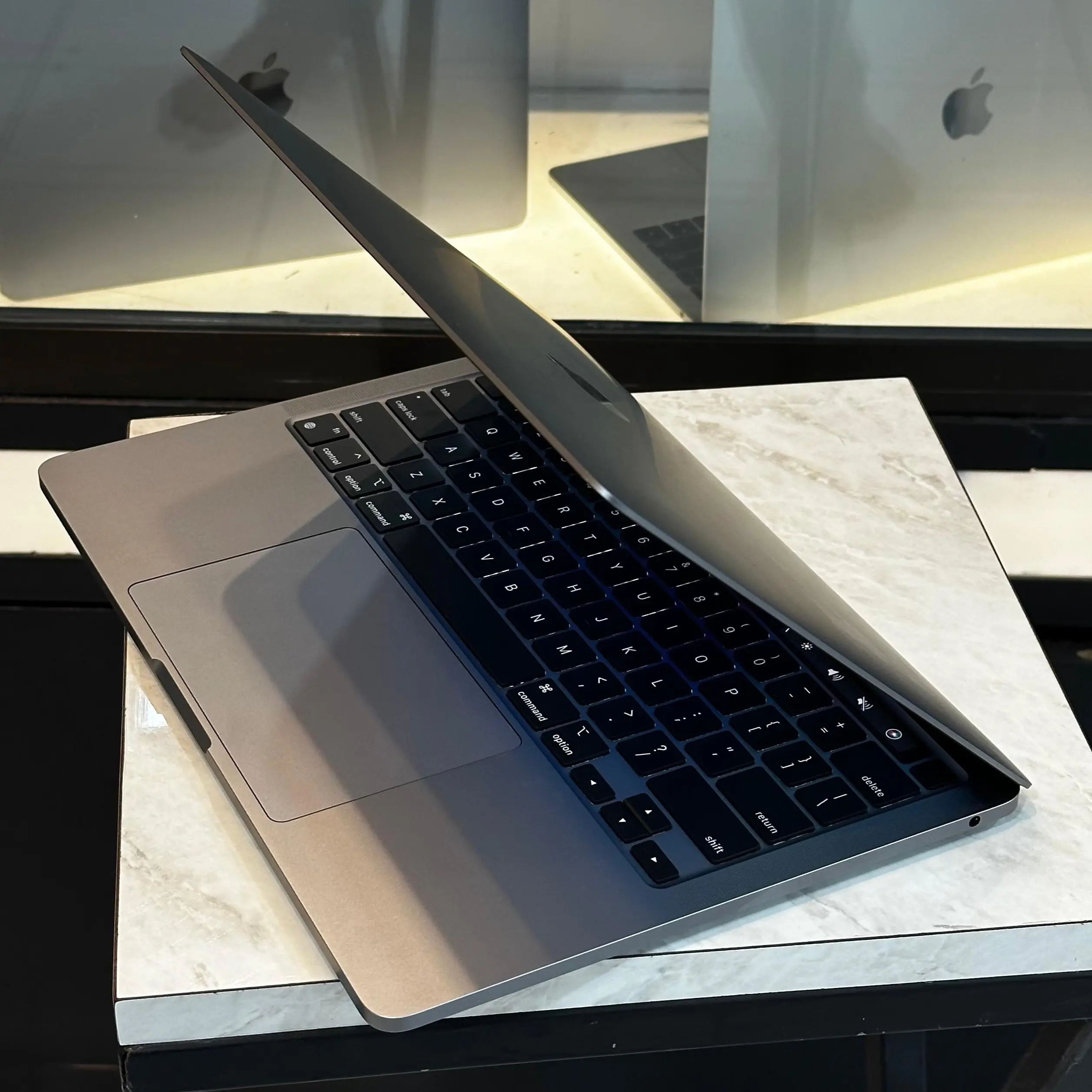 MacBook Pro 13” M1 2020 – 16GB / 512GB SSD | Mulus & Siap Pakai