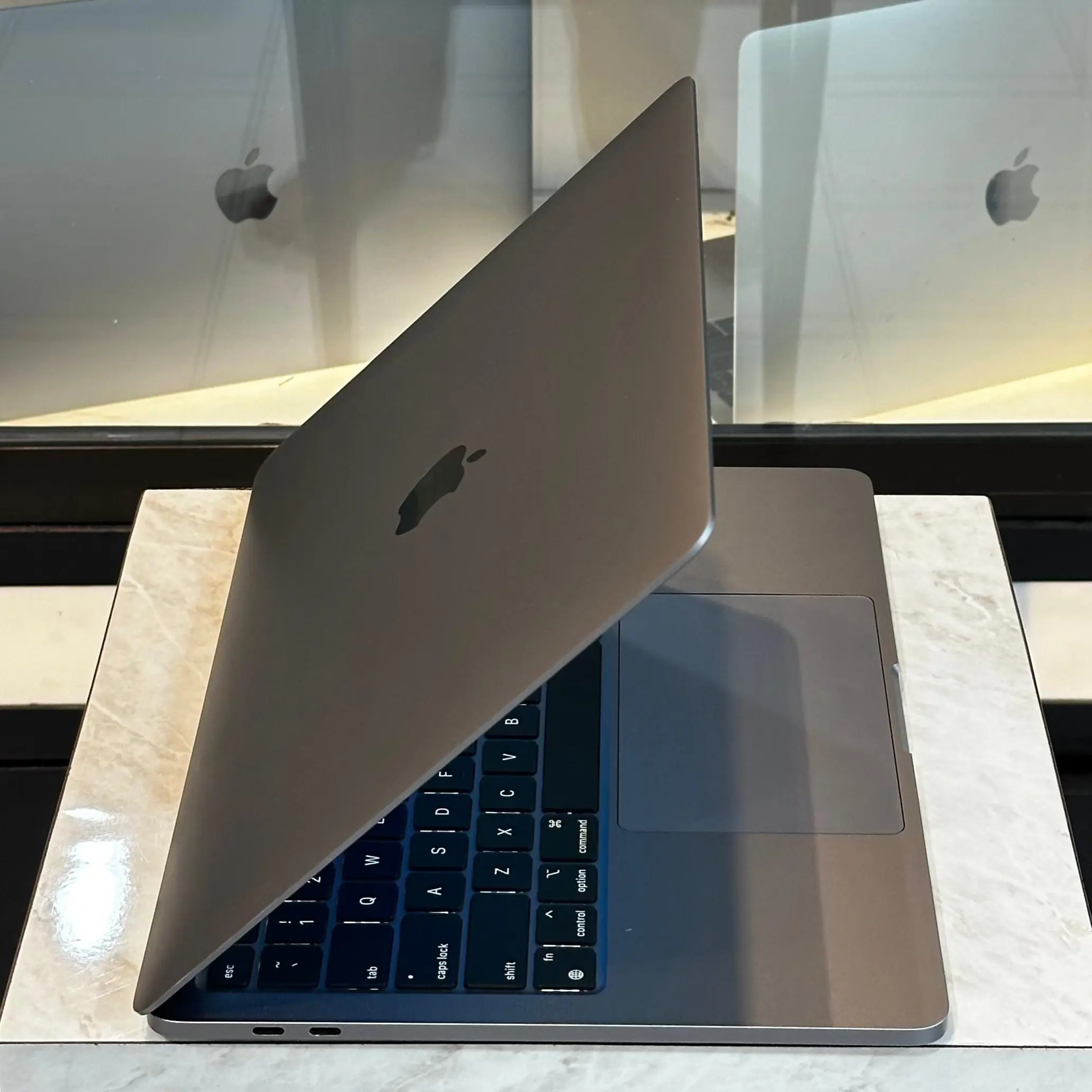 MacBook Pro 13” M1 2020 – 16GB / 512GB SSD | Mulus & Siap Pakai